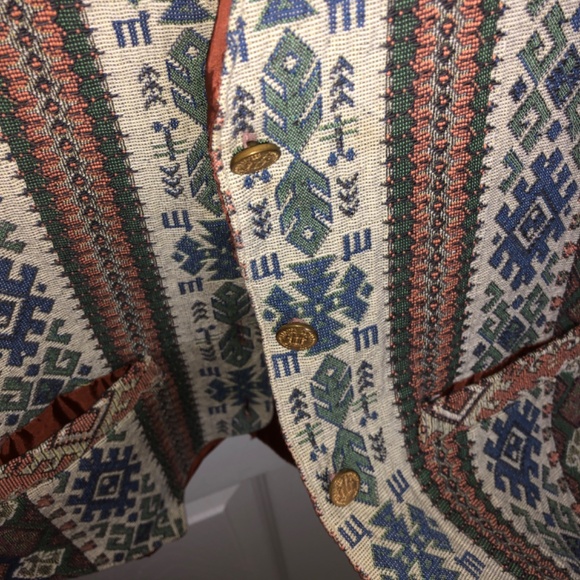 One of a kind BLOUSE - Picture 2 of 9